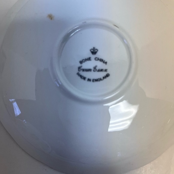 Teacup & Saucer set Crown Essex Fine Bone China Teacup & Saucer Open Face Roses - Picture 7 of 7